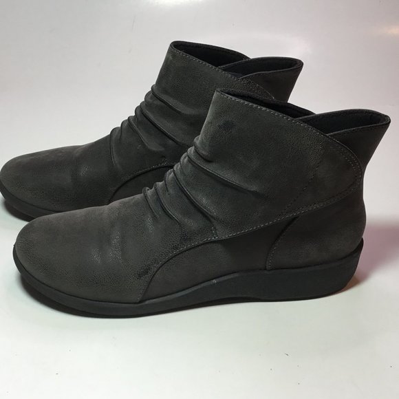 clarks ruched ankle boots